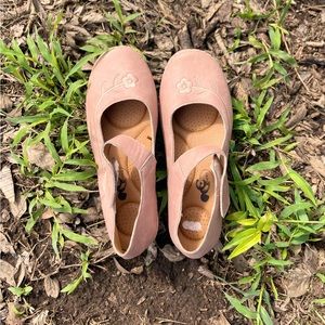 Women’s Lilac Pink Flats - Size: 11